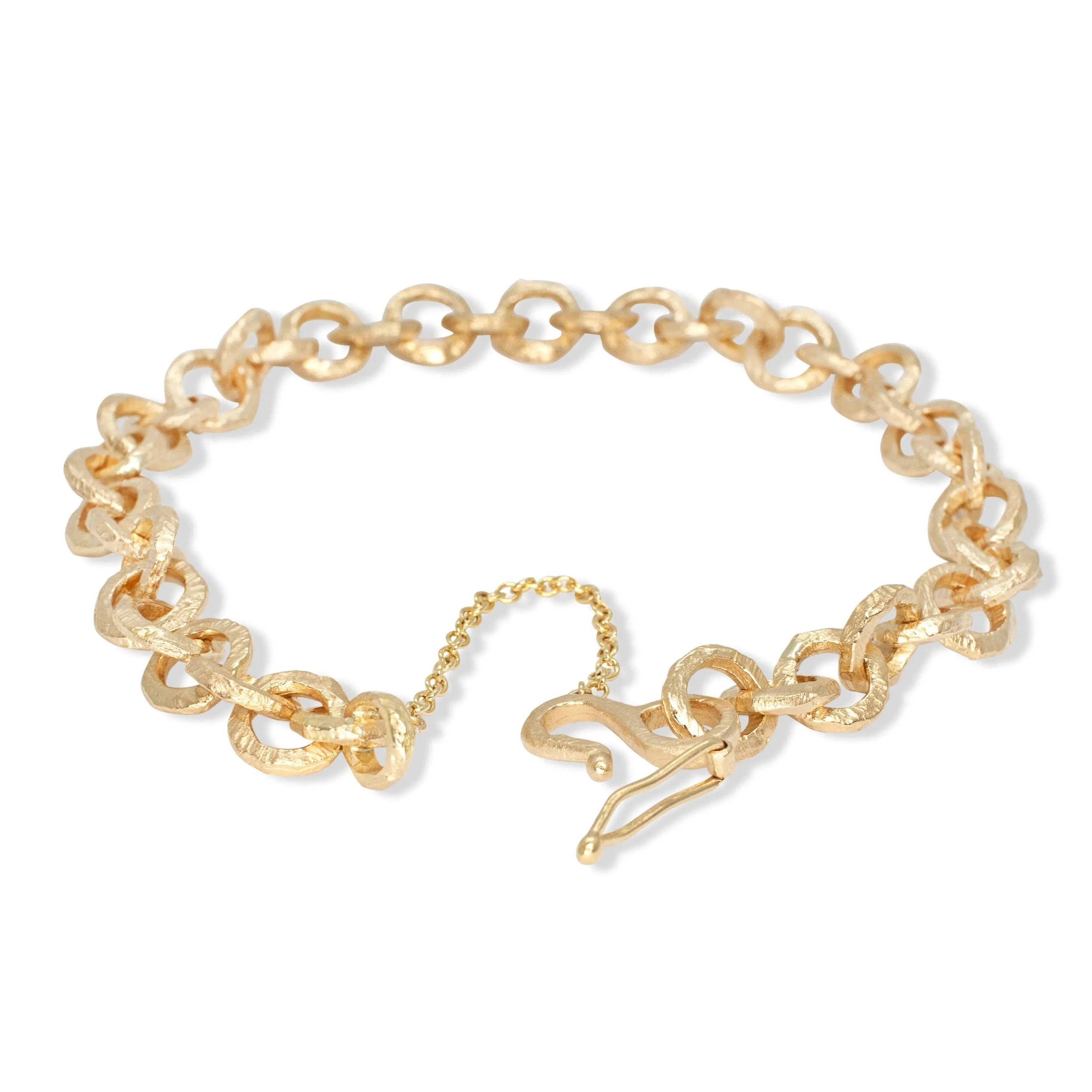 18K Carved Round Link Chain Bracelet